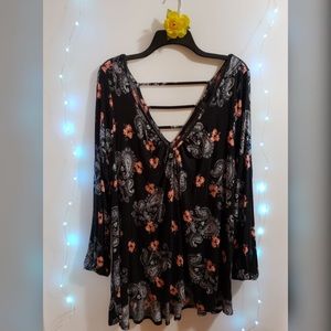 Torrid Paisley and Floral Slit Sleeve Top